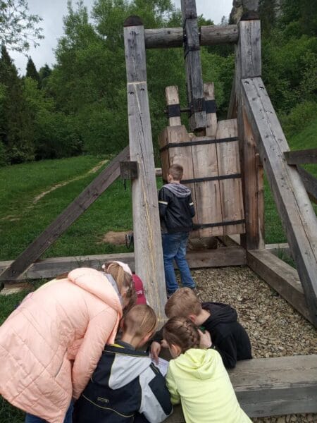 Фортеця Тустань