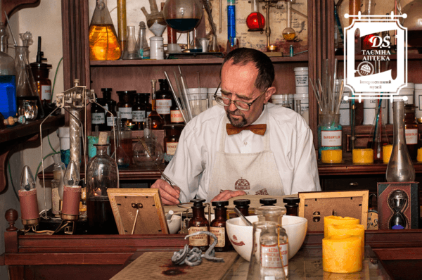 екскурсія старовинними аптеками Львова для дітей